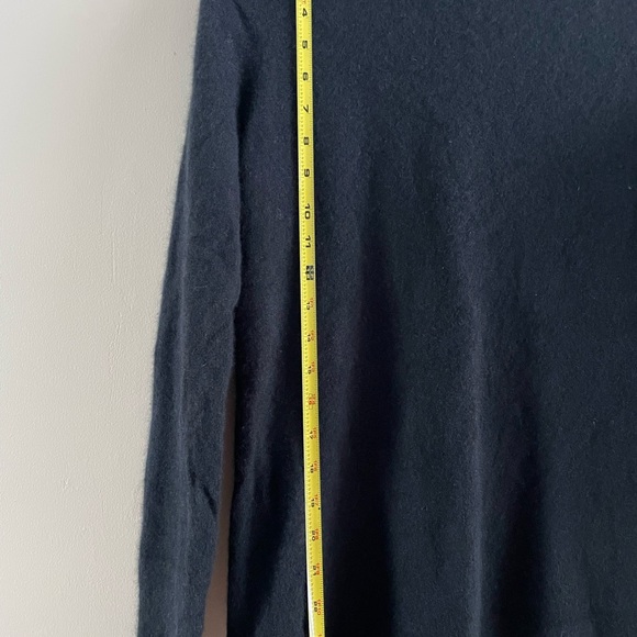 Lands’ End Basic Black Cashmere Crewneck Sweater - Picture 7 of 10